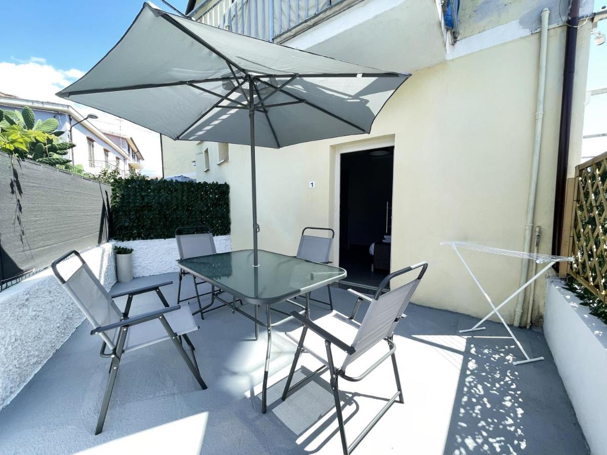 B&B Il Tirreno Cipollina Екстериор снимка