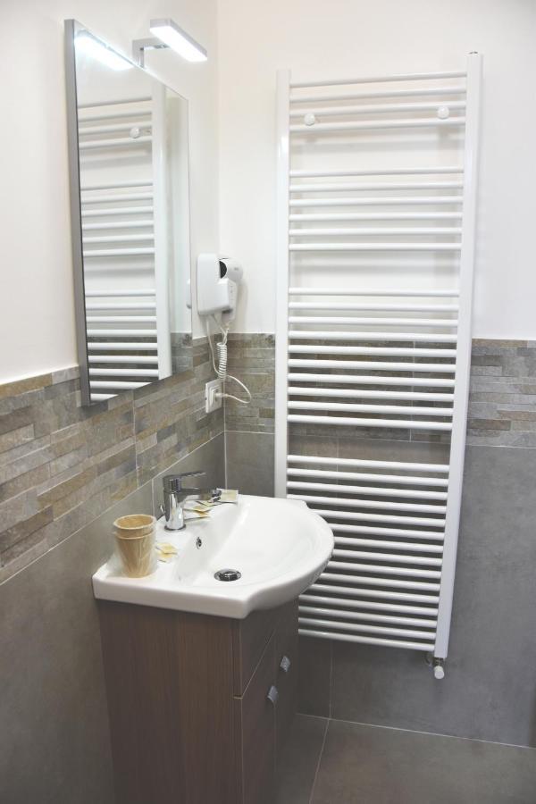 B&B Il Tirreno Cipollina Екстериор снимка