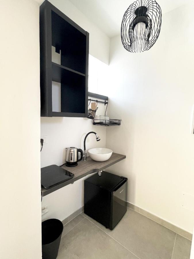 B&B Il Tirreno Cipollina Екстериор снимка